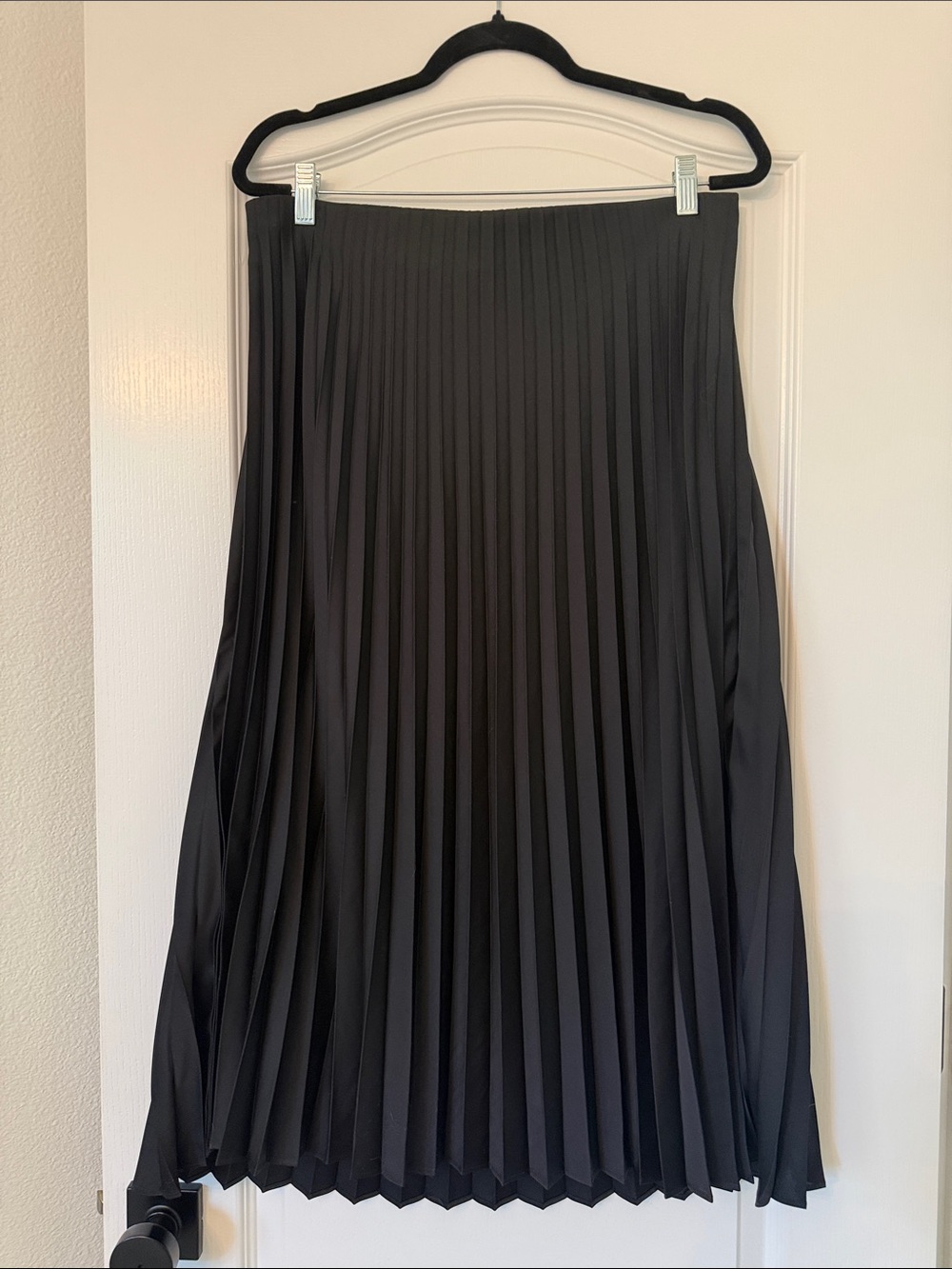 J Crew Gwyneth Black Pleated Midi Skirt